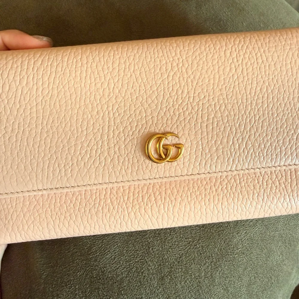 Gucci Pink Leather Clutch with Gold Chain - Picture 2 of 6